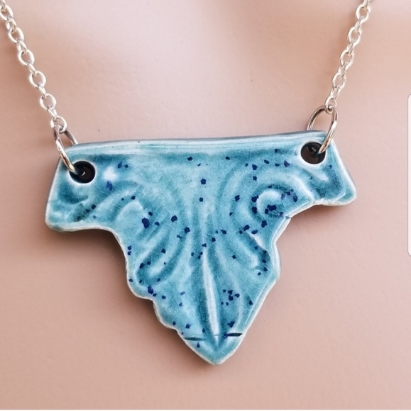 ARTISAN MADE BLUE GLAZED CERAMIC PENDANT ON SILVERTONE CHAIN NECKLACE - Picture 3 of 5